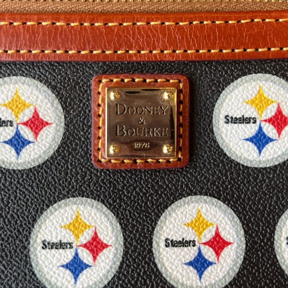 Pittsburgh Steelers Dooney & Bourke Large Slim Wristlet NWOT NFL Football